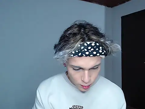 john vichenso online show from 30, 10, 2025