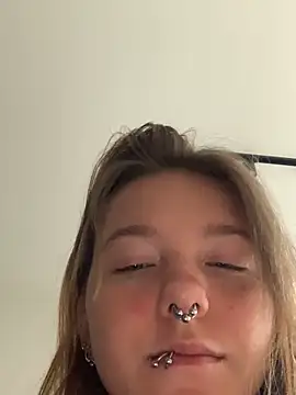 Snapshot of VesnaCrystal chatting on 11, 10, 2025 VesnaCrystal online show from 11, 10, 2025