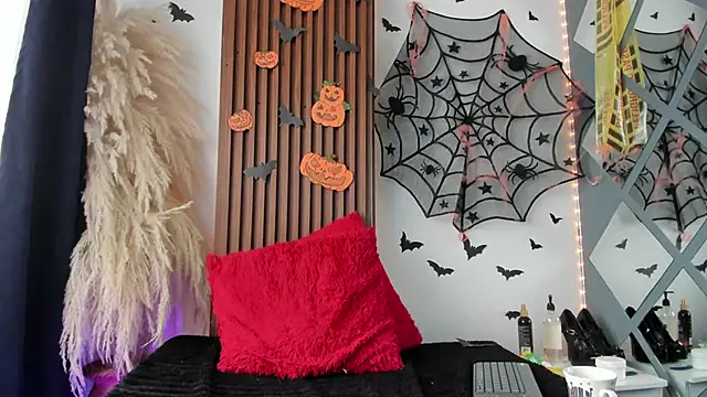 hannah lover online show from 25, 10, 2025