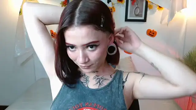 Snapshot of Evanss_lx chatting on 28, 10, 2025 Evanss lx online show from 28, 10, 2025