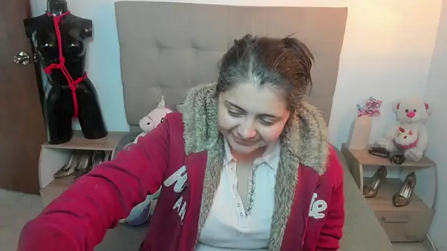 TifanyAmazinng online show from 11, 11, 2025