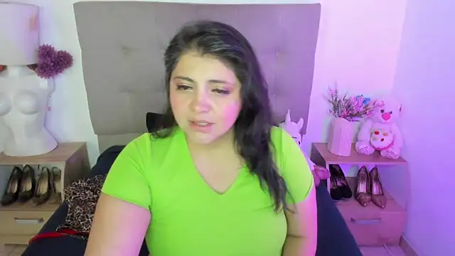 TifanyAmazinng online show from 13, 4, 2026