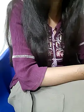 Snapshot of Aarti-kumri chatting on 16, 10, 2025 Aarti-kumri online show from 16, 10, 2025
