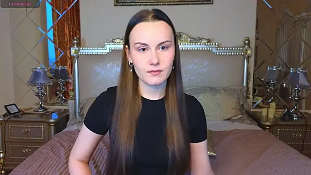 Kelly Cartier online show from 3, 2, 2026