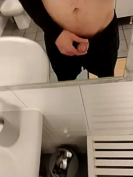 Snapshot of Baldassarre1990 chatting on 2, 11, 2025 Baldassarre1990 online show from 2, 11, 2025