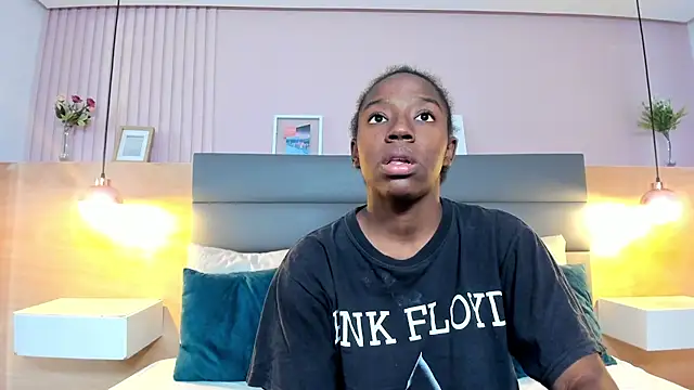  emma willliams  online show from 28, 10, 2025