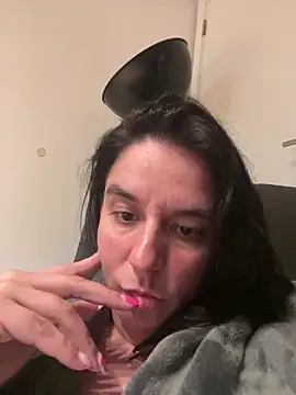 Snapshot of hottyFcup chatting on 17, 4, 2026 hottyFcup online show from 17, 4, 2026