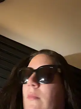 Snapshot of melanie75020 chatting on 3, 3, 2026 melanie75020 online show from 3, 3, 2026