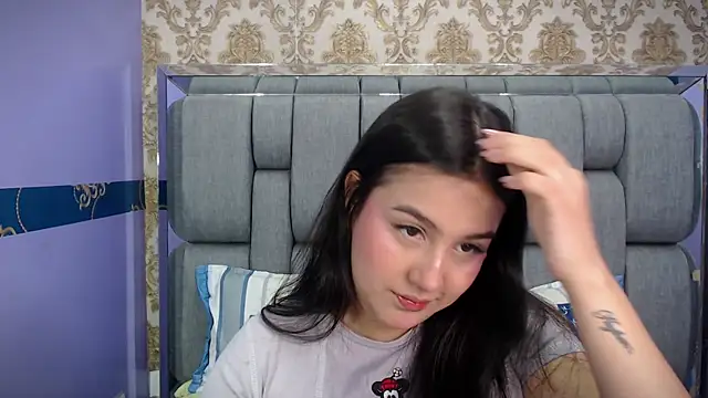 Snapshot of ValentinaMillers_ chatting on 1, 10, 2025 ValentinaMillers online show from 1, 10, 2025