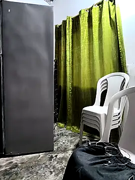 Snapshot of giannis090 chatting on 4, 4, 2026 giannis090 online show from 4, 4, 2026