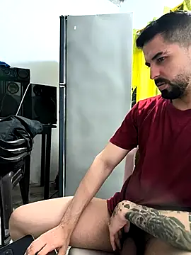 Snapshot of giannis090 chatting on 5, 4, 2026 giannis090 online show from 5, 4, 2026