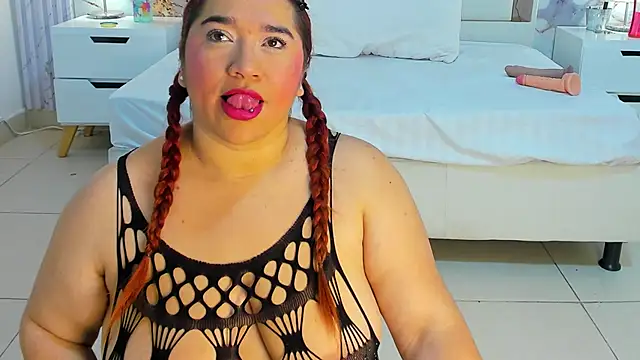 VanessaHard as online show from 7, 10, 2025