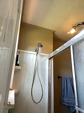 Snapshot of SlimSexxxy69 chatting on 20, 3, 2026 SlimSexxxy69 online show from 20, 3, 2026