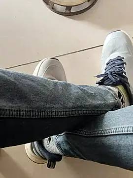 INTERNATIONAL0001 online show from 18, 12, 2025