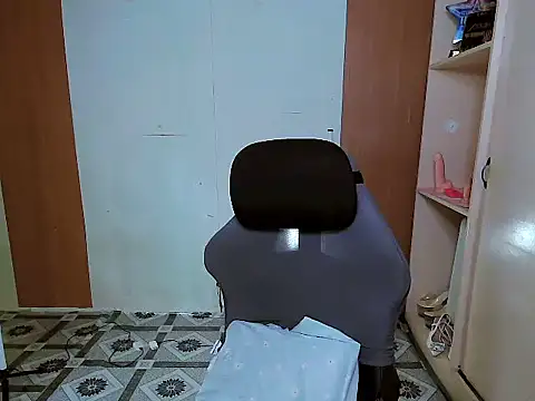 YourNikkieXxx online show from 29, 3, 2026