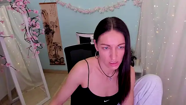 Snapshot of Aurora_Loveu chatting on 15, 4, 2026 Aurora Loveu online show from 15, 4, 2026