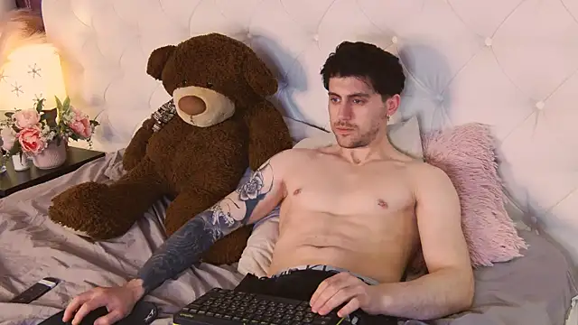 Snapshot of Oscar_Miller_ chatting on 20, 3, 2026 Oscar Miller online show from 20, 3, 2026