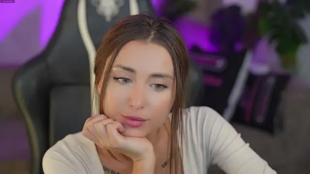 Luna secretgirl online show from 15, 9, 2025