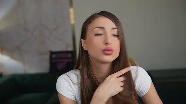 Snapshot of Luna_secretgirl chatting on 6, 3, 2026 Luna secretgirl online show from 6, 3, 2026