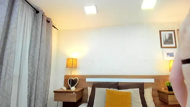 JenniferAuriston online show from 12, 3, 2026