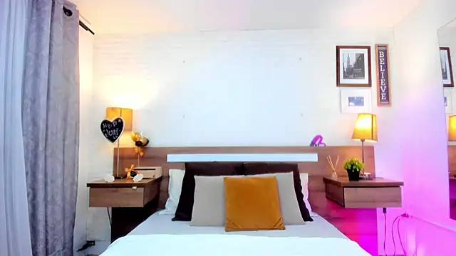 JenniferAuriston online show from 16, 4, 2026