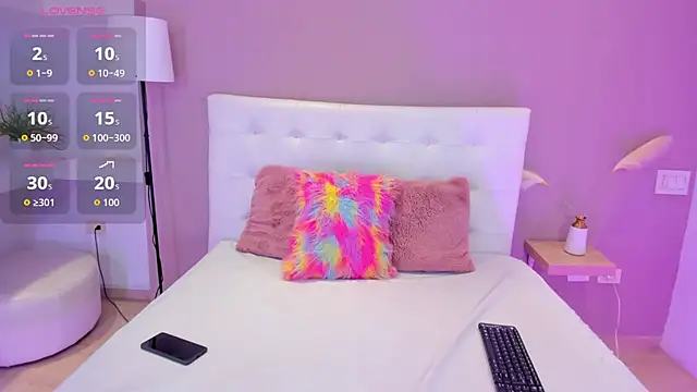 KendraChavez  online show from 8, 9, 2025