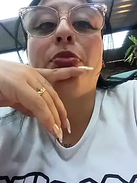 megan fox5 online show from 17, 12, 2025