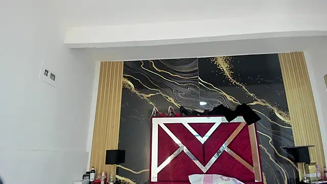 VioletRose as online show from 2, 12, 2025