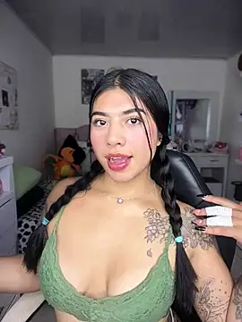 Snapshot of charlotte_queen1320 chatting on 29, 4, 2026 charlotte queen1320 online show from 29, 4, 2026