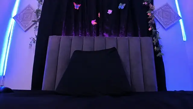 AkiraStone  online show from 21, 10, 2025