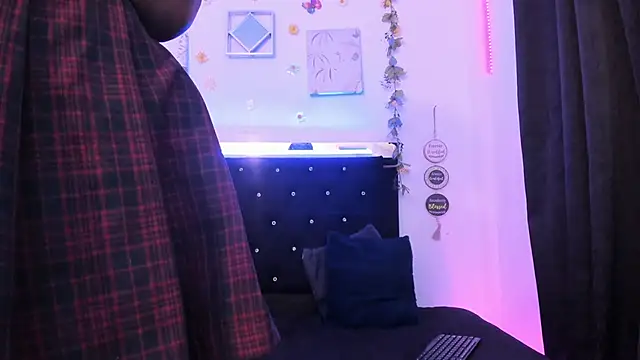 AkariRosetti online show from 17, 9, 2025