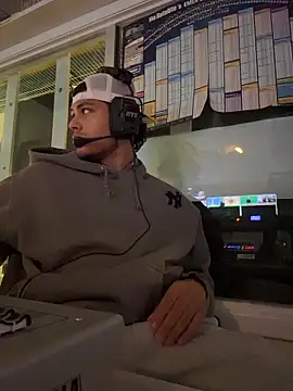 Snapshot of StrokingDaddy4 chatting on 19, 11, 2025 StrokingDaddy4 online show from 19, 11, 2025