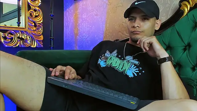 Snapshot of AlessandroKiing chatting on 18, 7, 2026 AlessandroKiing online show from 18, 7, 2026