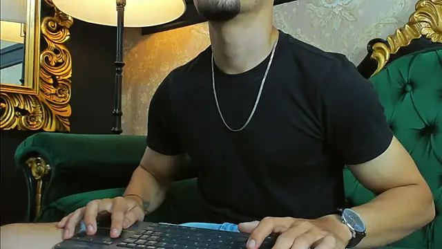 Snapshot of AlessandroKiing chatting on 1, 8, 2026 AlessandroKiing online show from 1, 8, 2026