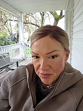 Sugarloveless online show from 16, 4, 2026