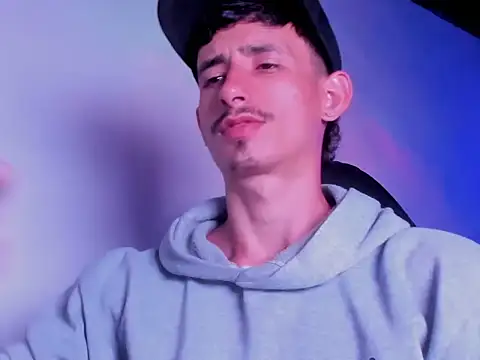 Snapshot of Damartinez27 chatting on 4, 3, 2026 Damartinez27 online show from 4, 3, 2026