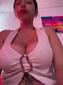 Snapshot of larsonbeverly chatting on 20, 3, 2026 larsonbeverly online show from 20, 3, 2026