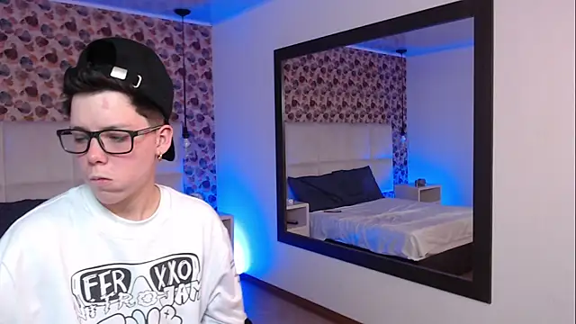 Snapshot of SpencerMontgomery chatting on 22, 10, 2025 SpencerMontgomery online show from 22, 10, 2025