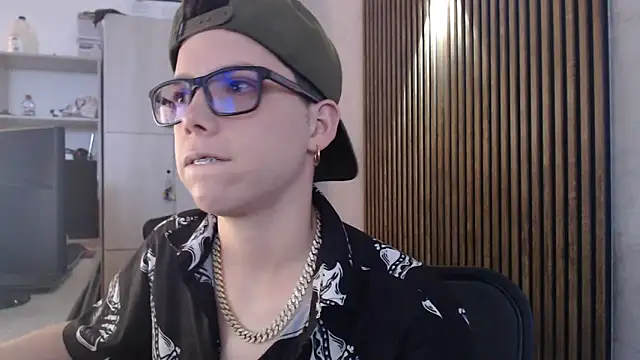 Snapshot of SpencerMontgomery chatting on 16, 11, 2025 SpencerMontgomery online show from 16, 11, 2025