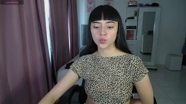 Snapshot of violetta_blackk chatting on 20, 3, 2026 violetta blackk online show from 20, 3, 2026