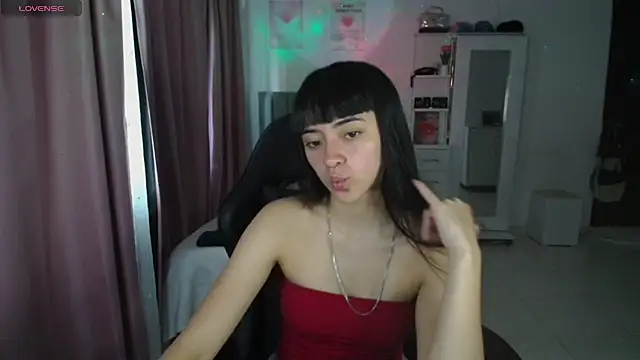 Snapshot of violetta_blackk chatting on 28, 4, 2026 violetta blackk online show from 28, 4, 2026