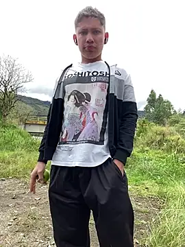 Snapshot of elfernh chatting on 13, 1, 2026 elfernh online show from 13, 1, 2026