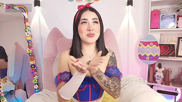 justonecute online show from 2, 4, 2026