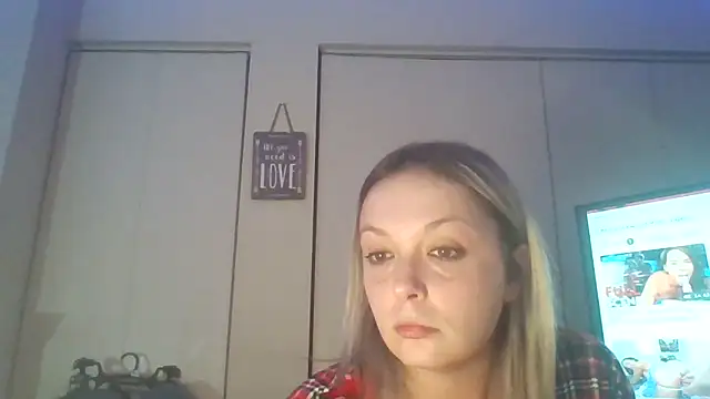 Candykissesxoxo online show from 23, 12, 2025