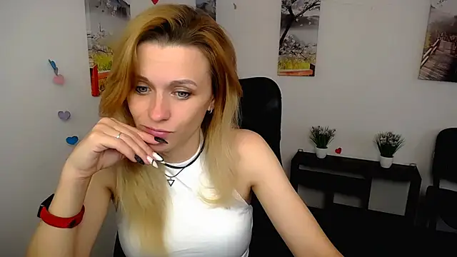 PeppyMia online show from 8, 11, 2025