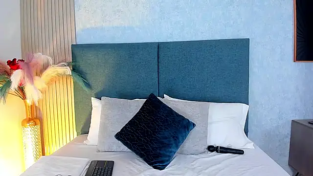 Laura Ivy online show from 30, 3, 2026