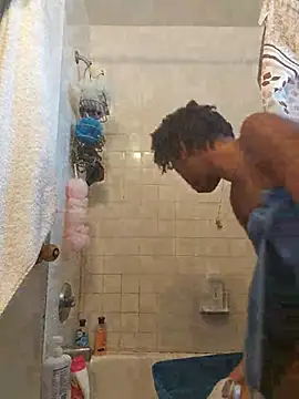 Snapshot of _she_was_a_fairy chatting on 4, 10, 2025 she was a fairy online show from 4, 10, 2025