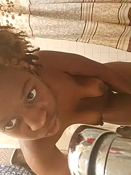 Snapshot of _she_was_a_fairy chatting on 24, 10, 2025 she was a fairy online show from 24, 10, 2025