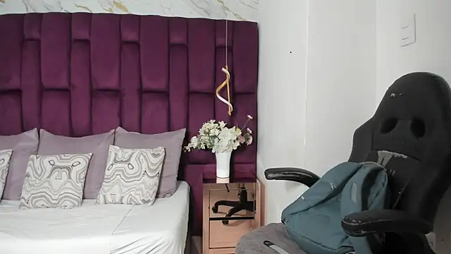 Snapshot of cloe_spencerr chatting on 16, 12, 2025 cloe spencerr online show from 16, 12, 2025