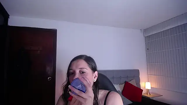 Agatha bellucci  online show from 31, 10, 2025